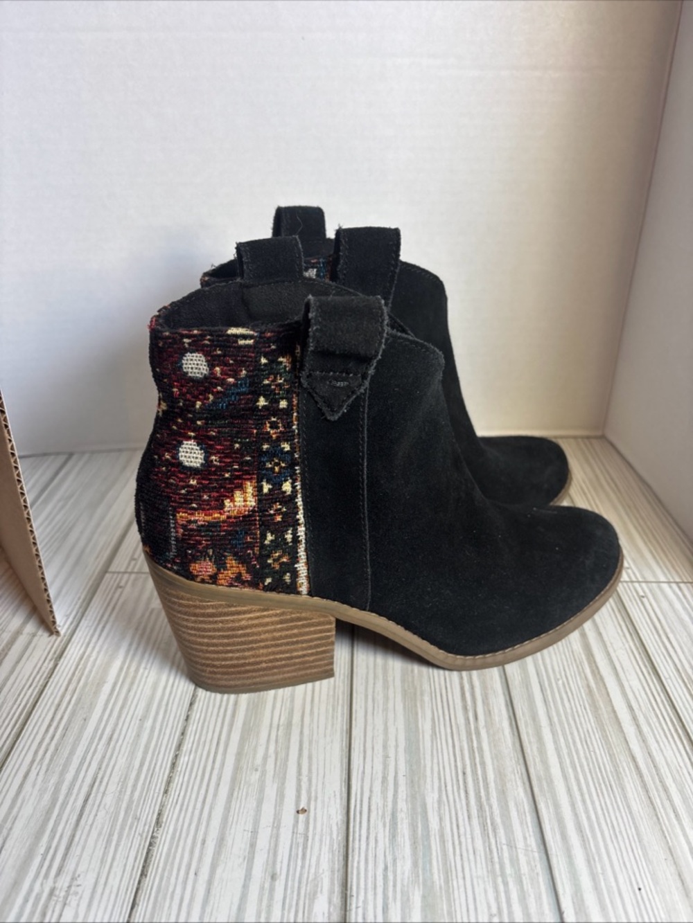 toms women's constance boot black suede global woven 2.75in heel bootie size 7.0